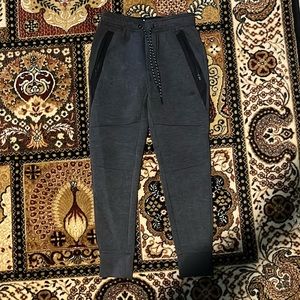 American Eagle Joggers, grey, Men’s XS, Lightly Worn, Smoke Free Household